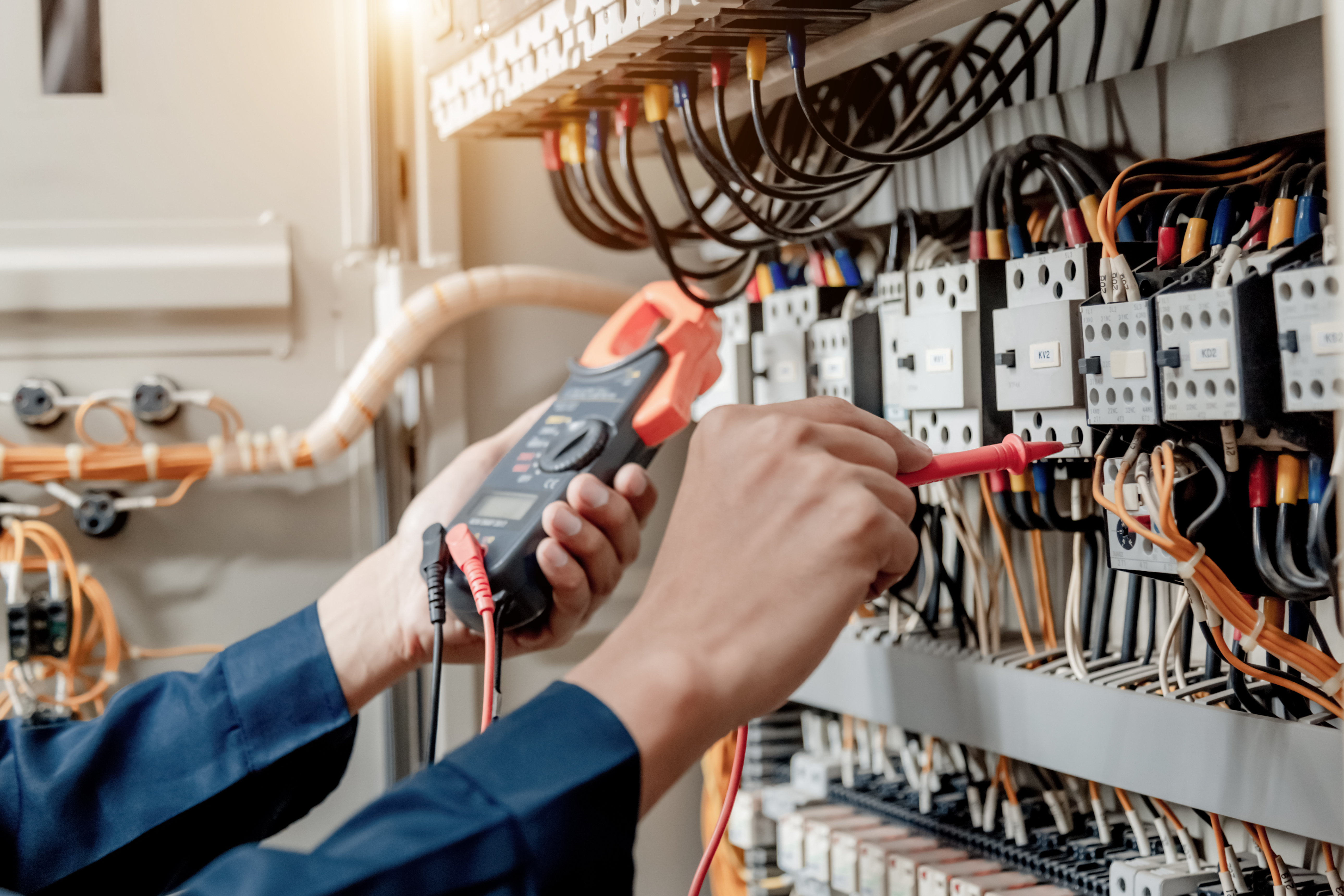Cover Image for How Electricians Wired a Nation: The History of the Electrical Trade in North America